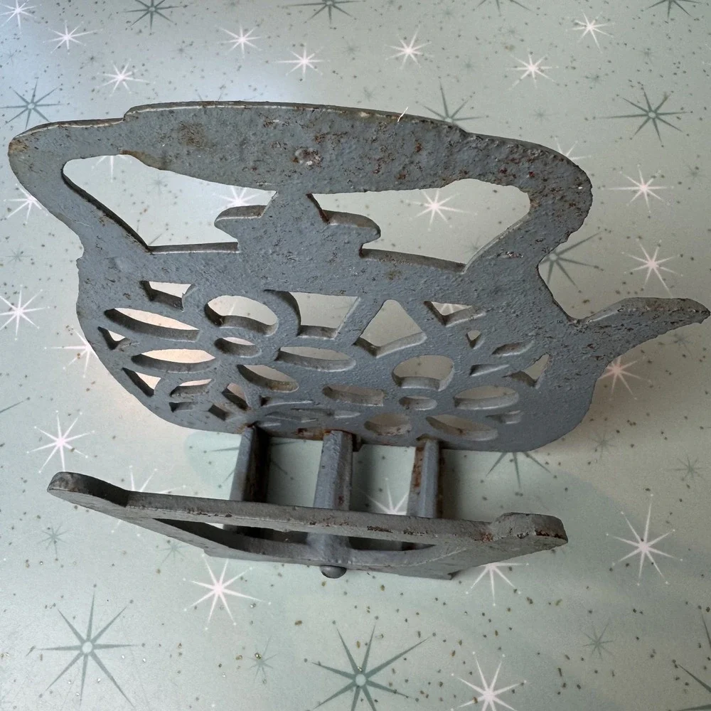 Vintage Blue Cast Iron Teapot Shaped Floral Trivet Rustic‎ Farmhouse CottageCore